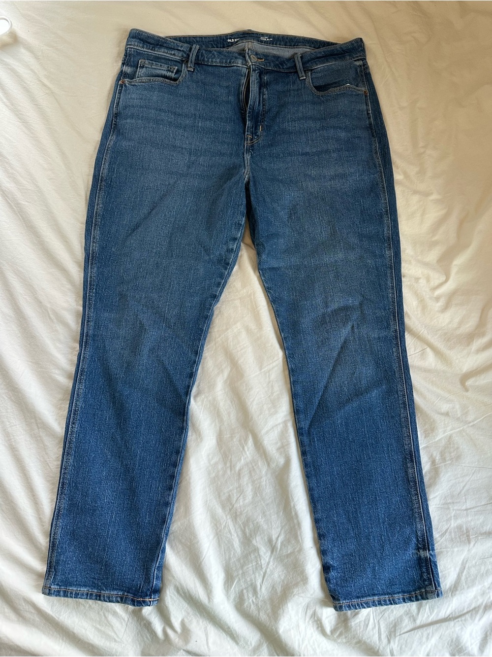 Old Navy Straight Leg Jeans in Dark Blue Wash